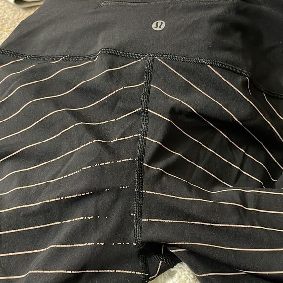 Lululemon Speed Wunder Under Reflective High Rise Black Gold Stripes 6 - Picture 4 of 5